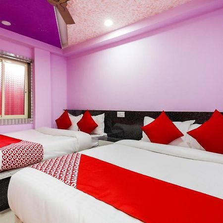 Oyo 45752 Hotel Sb Palace Godarpura Eksteriør billede