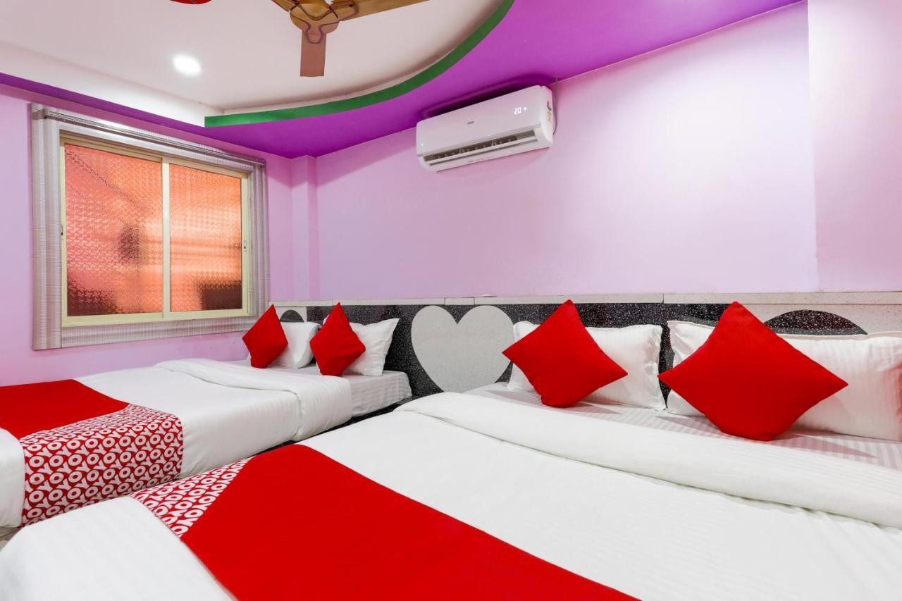 Oyo 45752 Hotel Sb Palace Godarpura Eksteriør billede