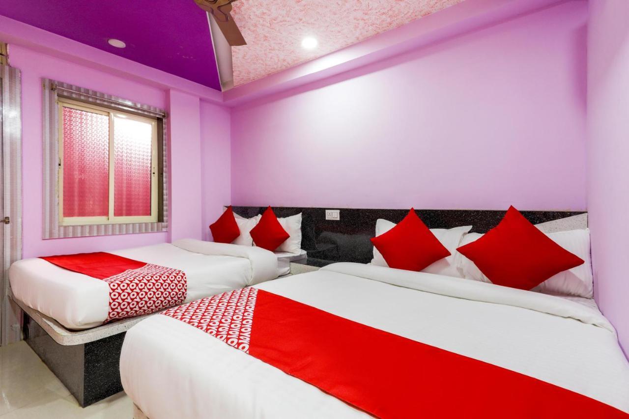 Oyo 45752 Hotel Sb Palace Godarpura Eksteriør billede