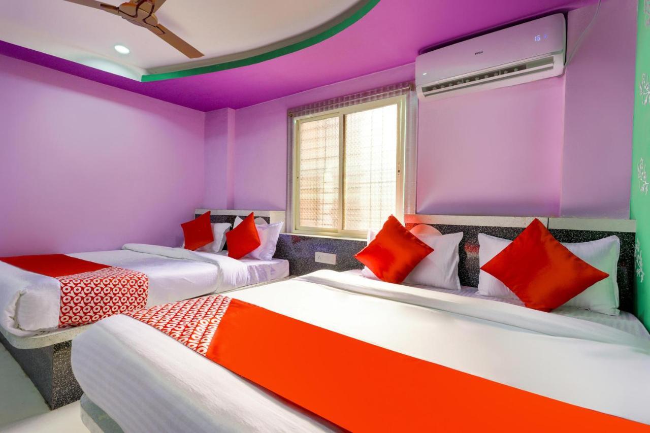Oyo 45752 Hotel Sb Palace Godarpura Eksteriør billede