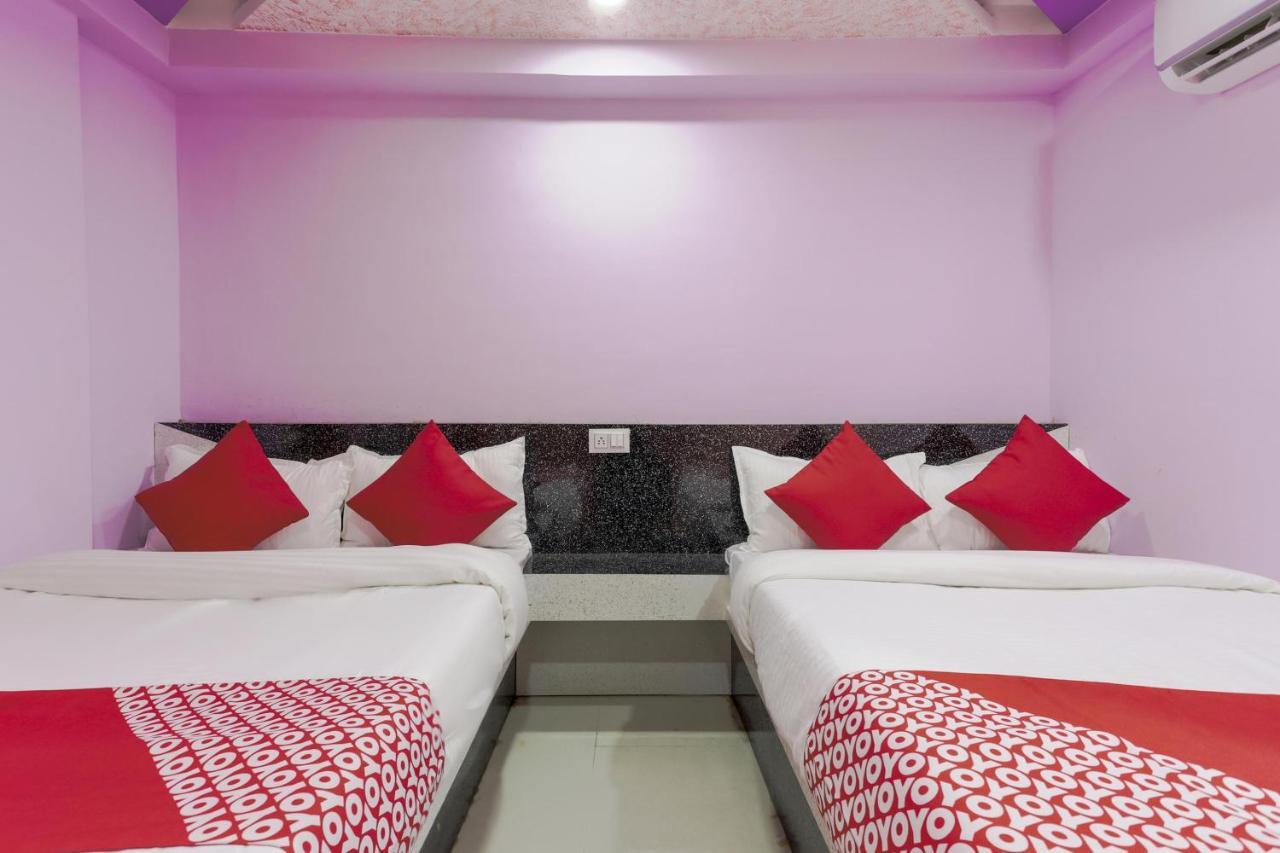 Oyo 45752 Hotel Sb Palace Godarpura Eksteriør billede
